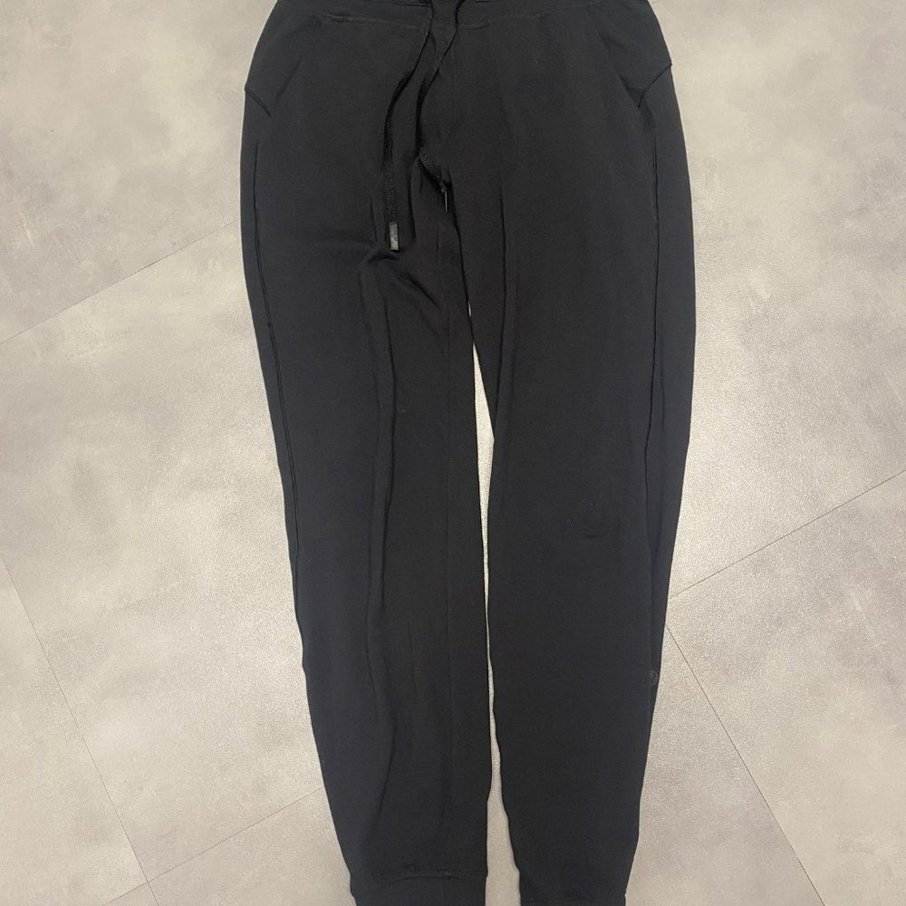 Lululemon Align Black Joggers (size 4)